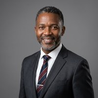 Dr. Marcus Pretorius
